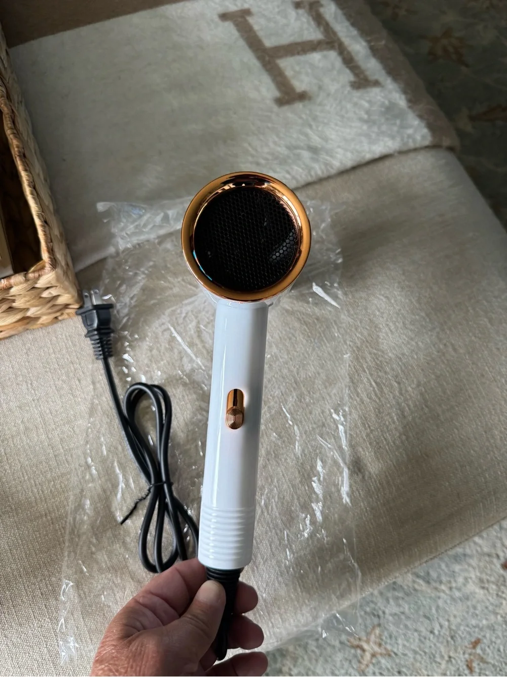 Style Does Not Hurt Hair Dryer